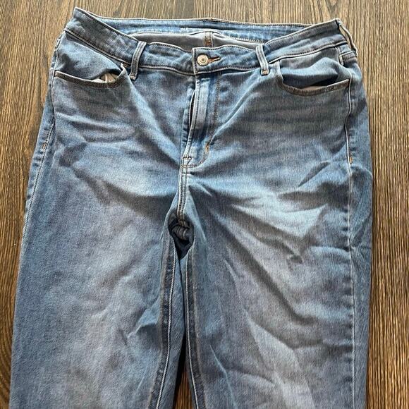 Old Navy Super Skinny Jeans High Rise Whiskering Denim Medium Wash Blue Size 14 - Picture 3 of 12